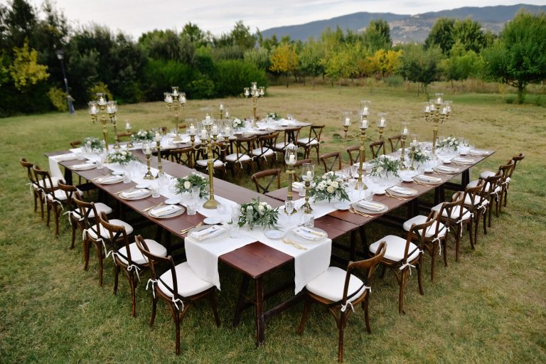 Boda o evento al aire libre en el campo