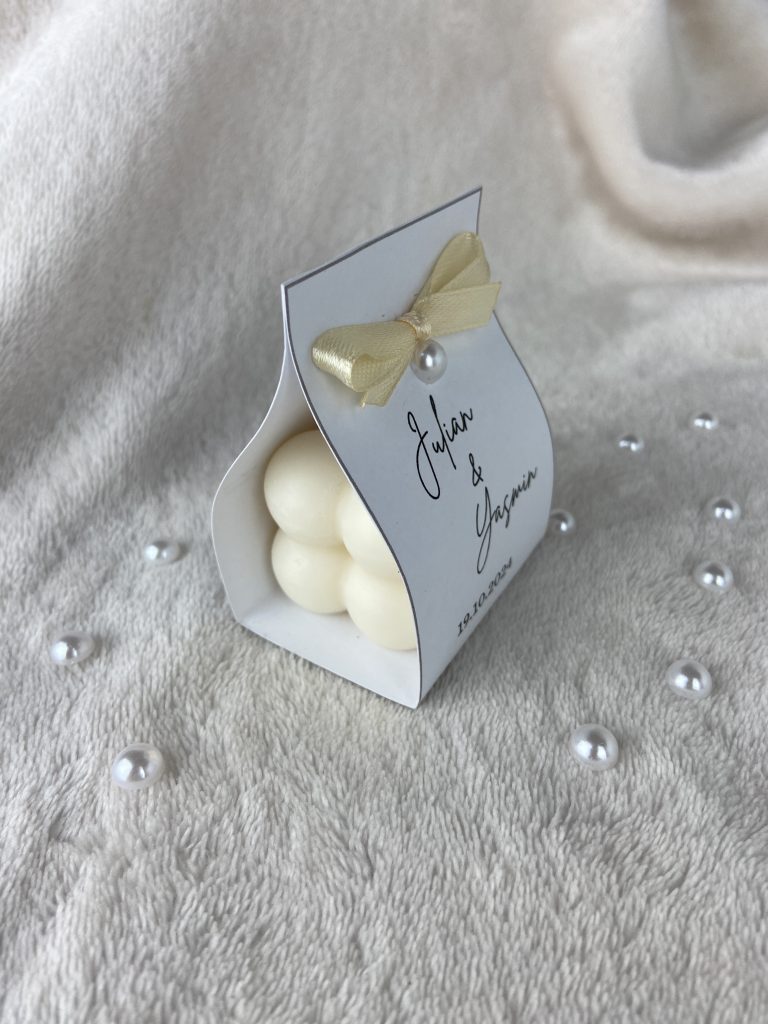 velas aromáticas artesanales como recuerdo de boda